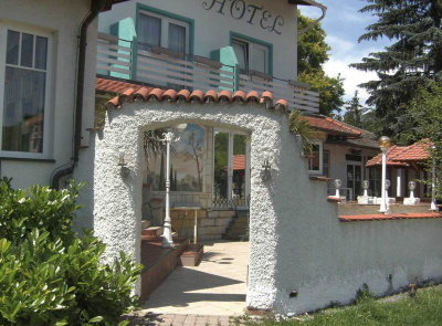 Hotel-Restaurant Auhof Eingang zum Hotel Hotel-Restaurant Auhof Eingang zum Hotel